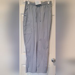 Amazon Essentials women's scrub pants Size Medium light gray
